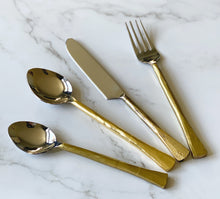 Load image into Gallery viewer, Hammered Flatware Set of 16 Pieces
